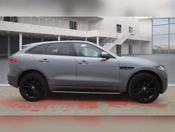 Used Jaguar F-Pace 2019 for sale - 76912934: Photo