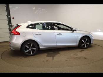 Used Volvo V40 2017 for sale - 75257582: Photo