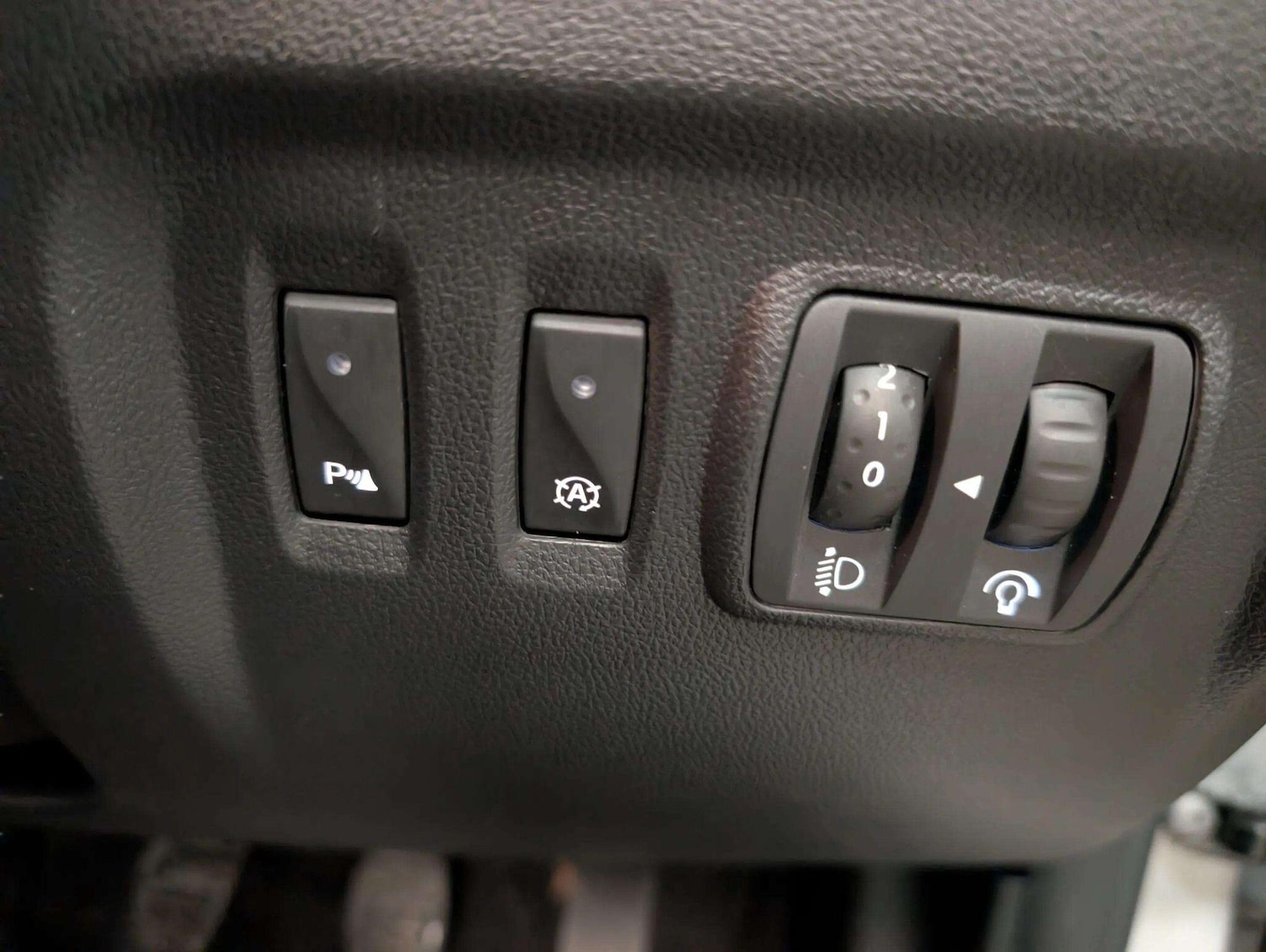 Used Renault Captur for sale - 77924847: Photo 30