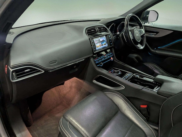 Used Jaguar F-Pace 2018 for sale - 76307198: Photo 17
