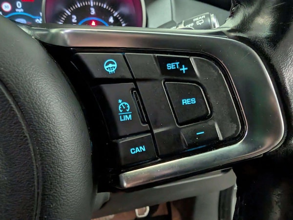 Used Jaguar F-Pace 2018 for sale - 76307198: Photo 38