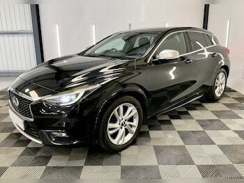 Used Infiniti Q30 2017 for sale - 79371997: Photo