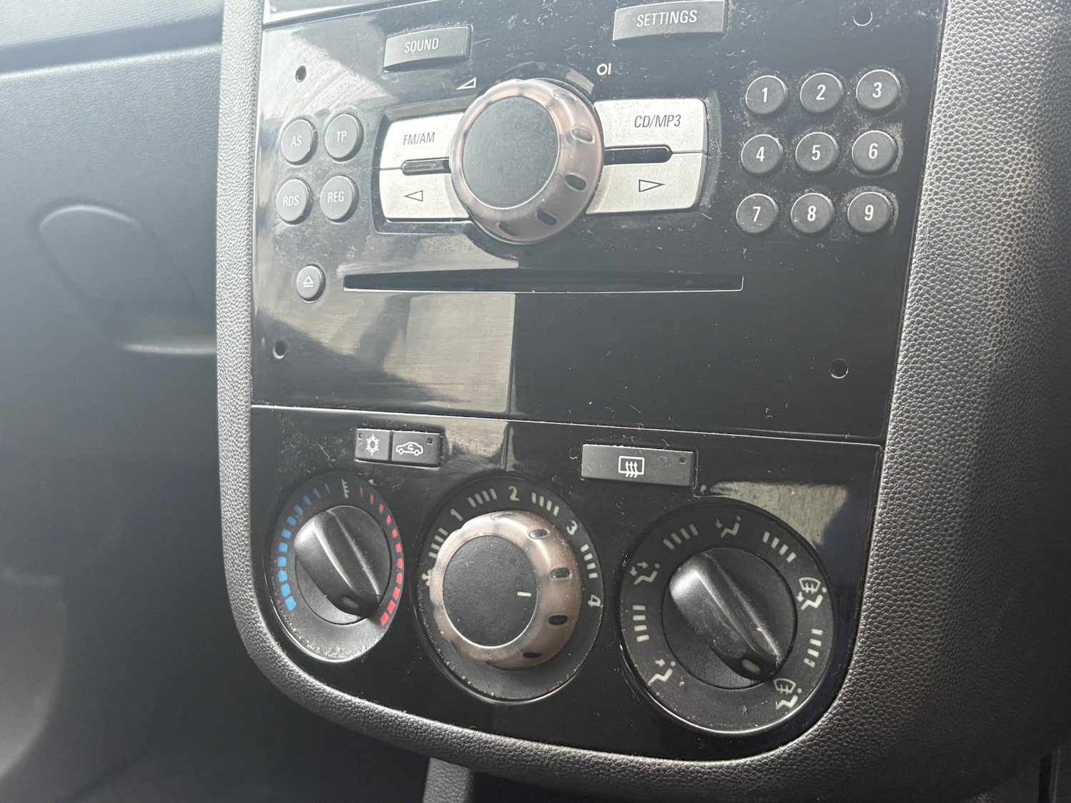 Used Vauxhall Corsa 2011 for sale - 76767430: Photo 28