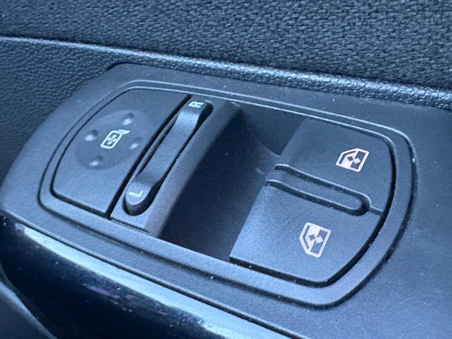 Used Vauxhall Corsa 2011 for sale - 76767422: Photo 27