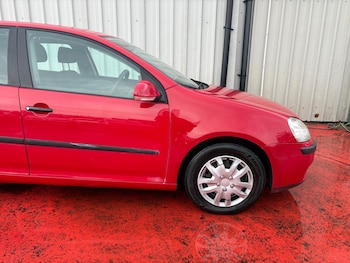 Used Volkswagen Golf 2005 for sale - 77620312: Photo