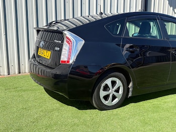 Used Toyota Prius undefined for sale - 78412190: Photo