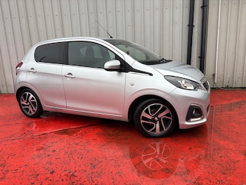 2016 (16) - Allure 5-Door