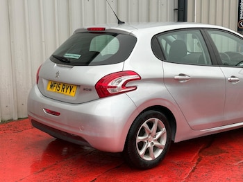 Used Peugeot 208 2015 for sale - 77641739: Photo