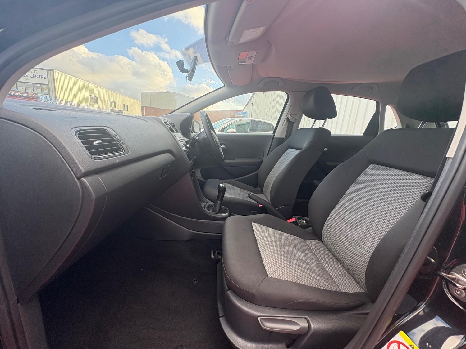 Used Volkswagen Polo 2010 for sale - 76616691: Photo 20