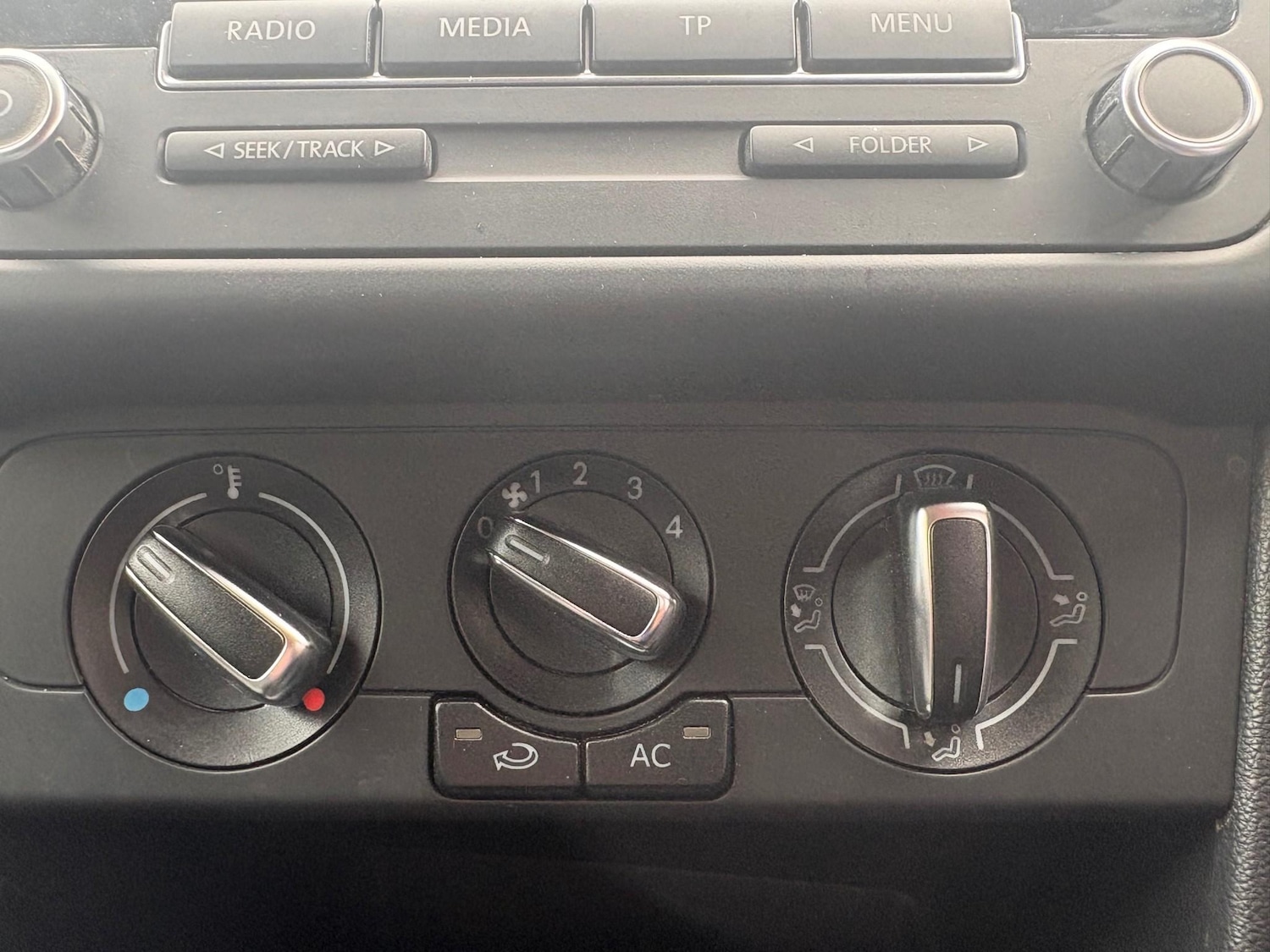 Used Volkswagen Polo 2011 for sale - 77981402: Photo 24