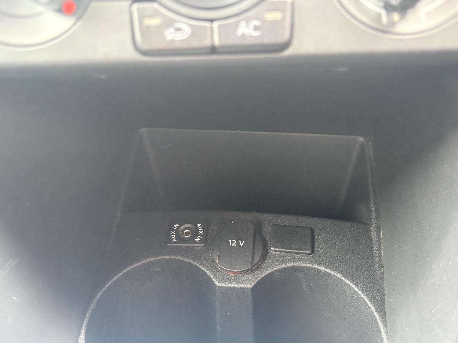 Used Volkswagen Polo 2011 for sale - 77981402: Photo 25