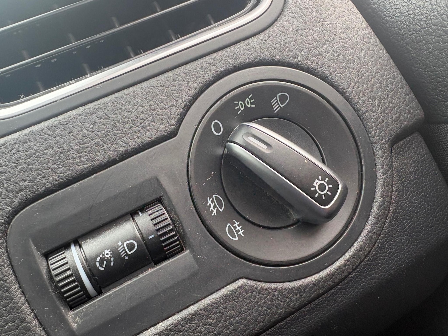 Used Volkswagen Polo 2011 for sale - 77981402: Photo 27