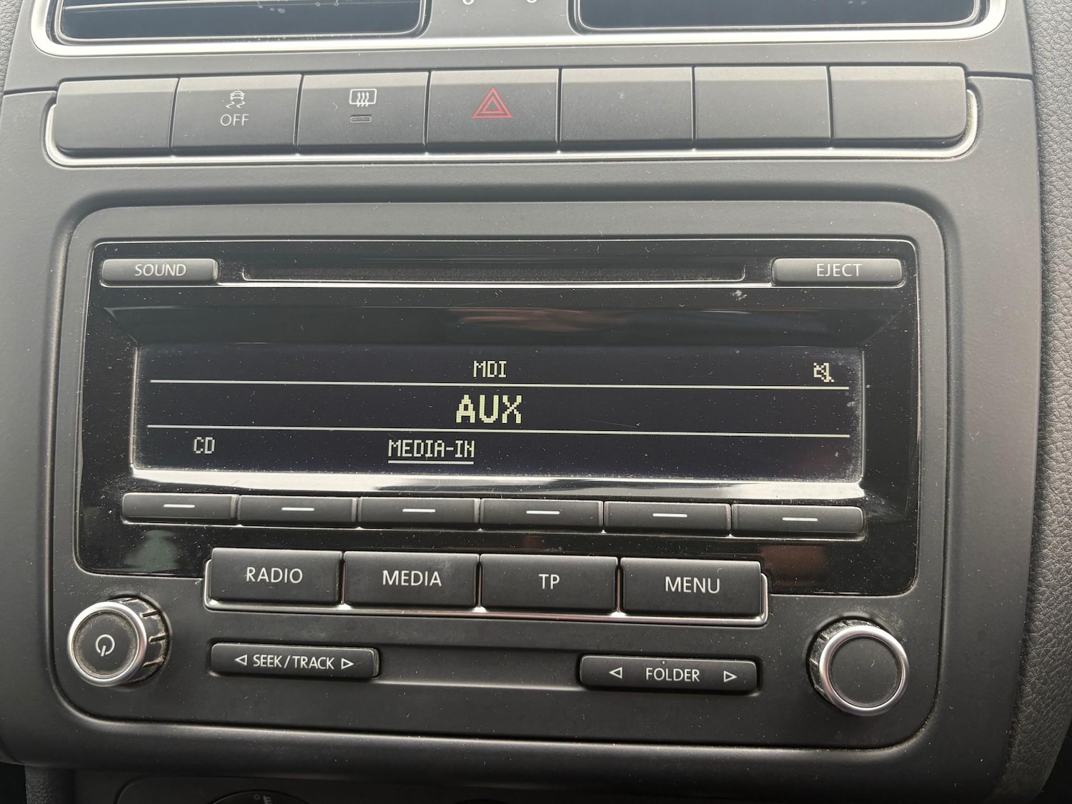 Used Volkswagen Polo 2011 for sale - 77981402: Photo 28