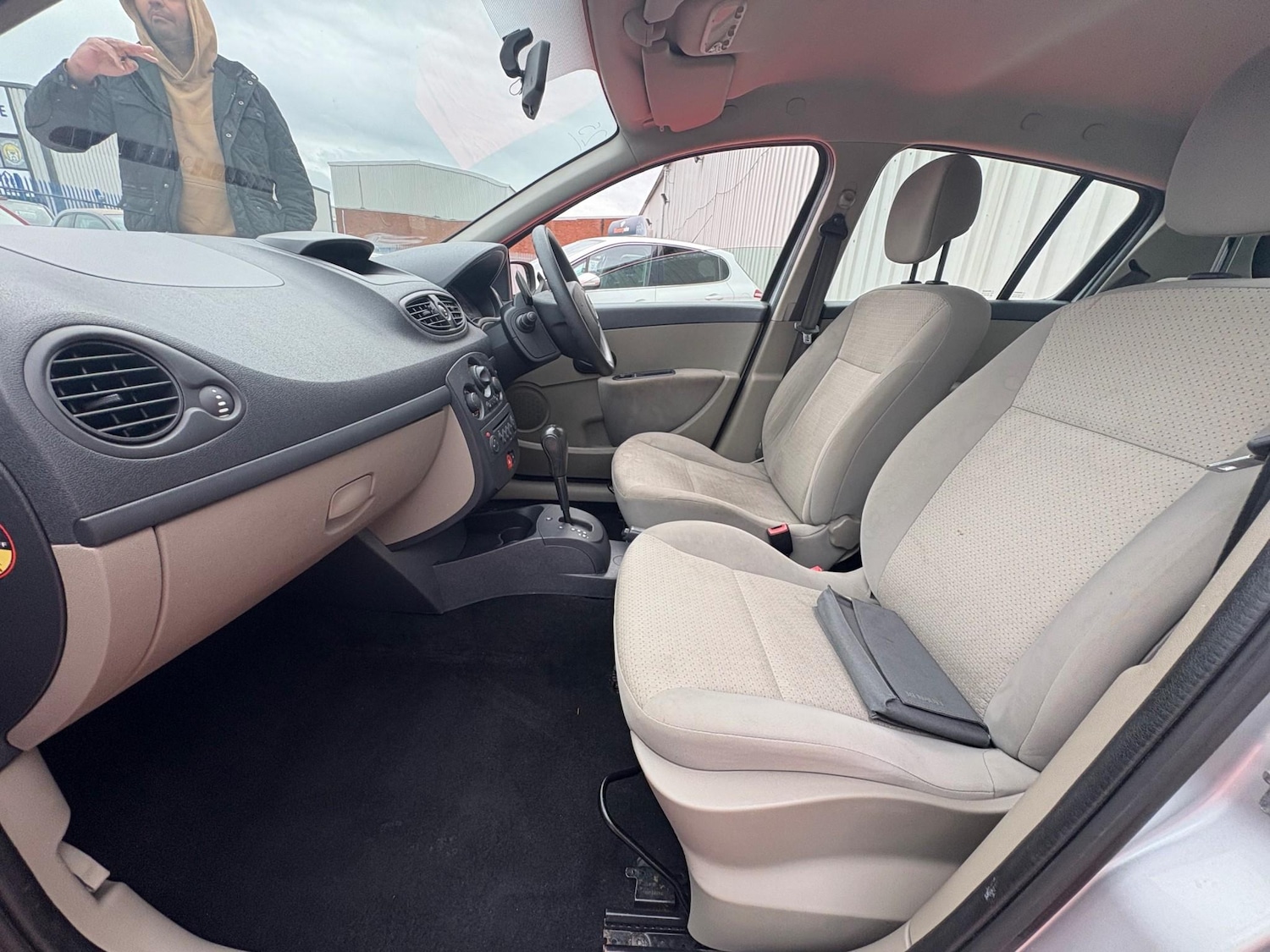 Used Renault Clio 2007 for sale - 76620692: Photo 31