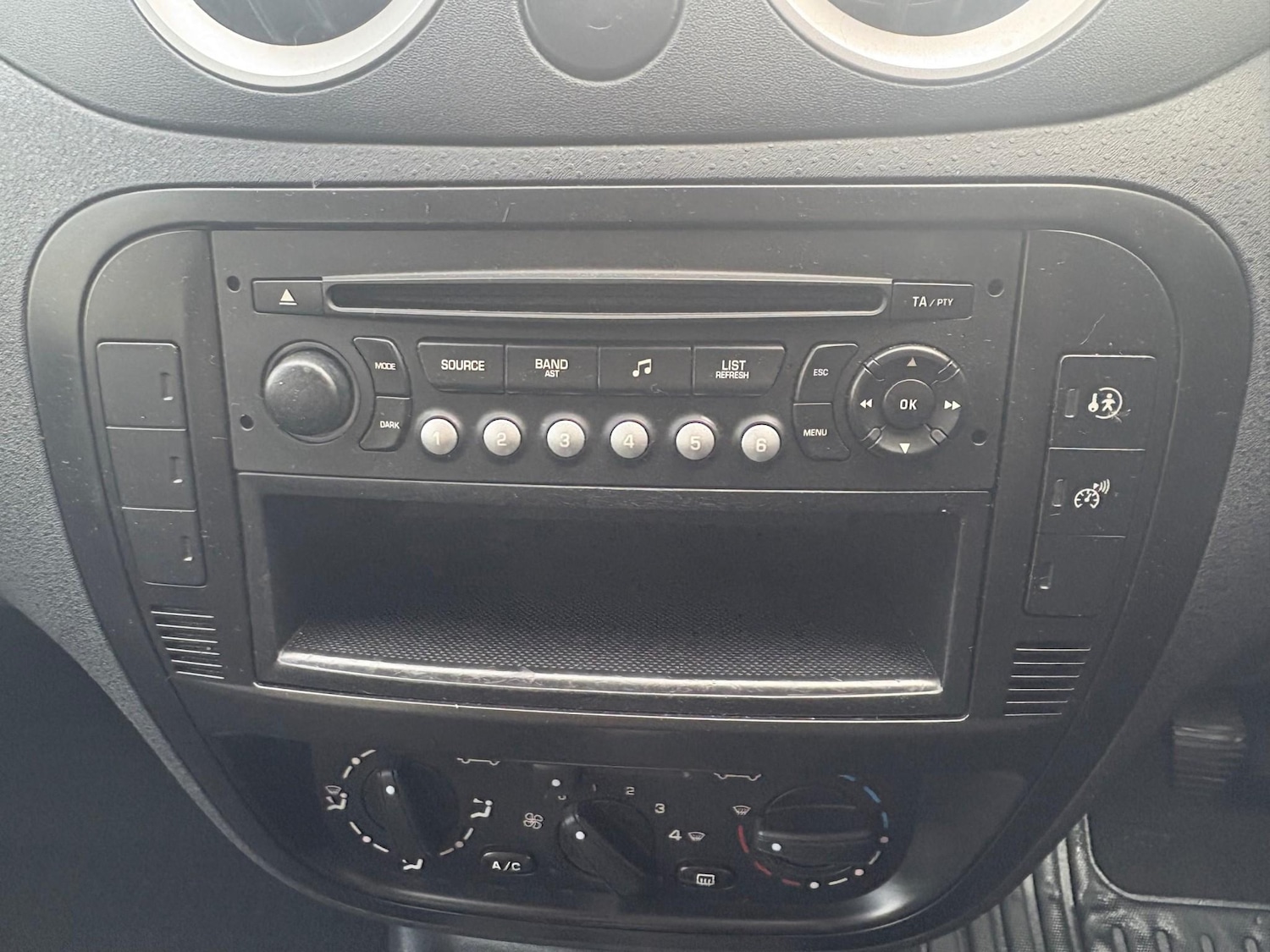 Used Citroen C3 2010 for sale - 76620685: Photo 26