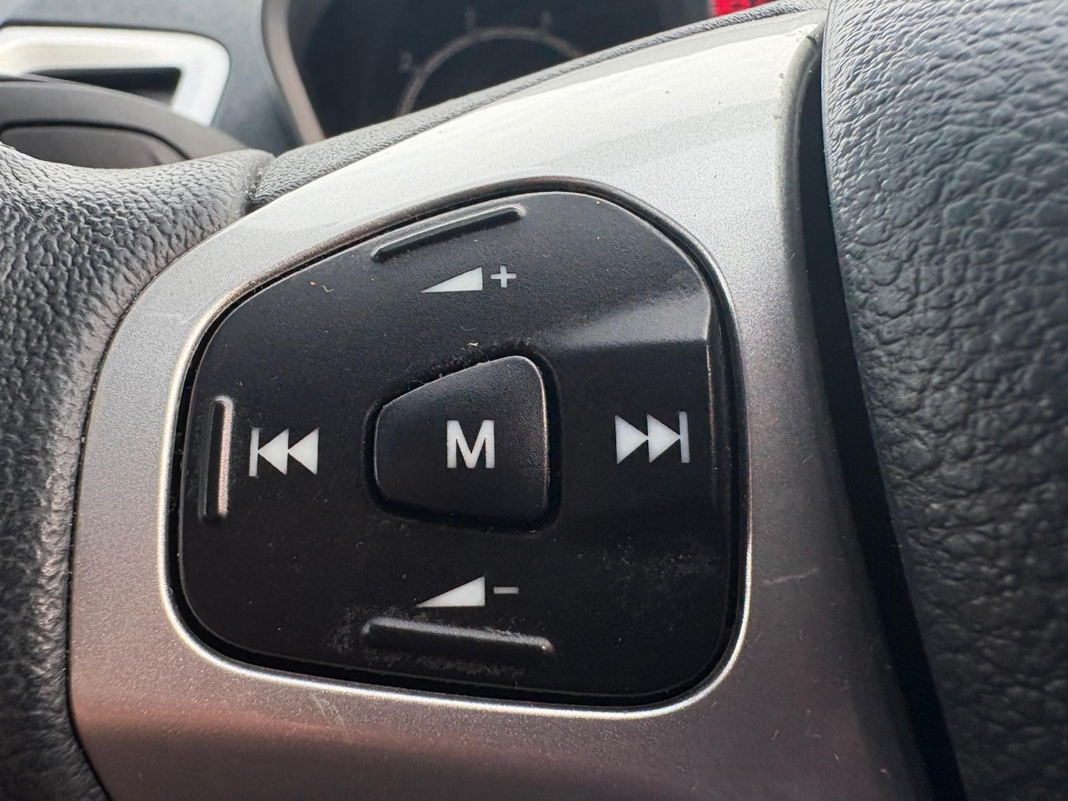 Used Ford Fiesta 2011 for sale - 76767425: Photo 24