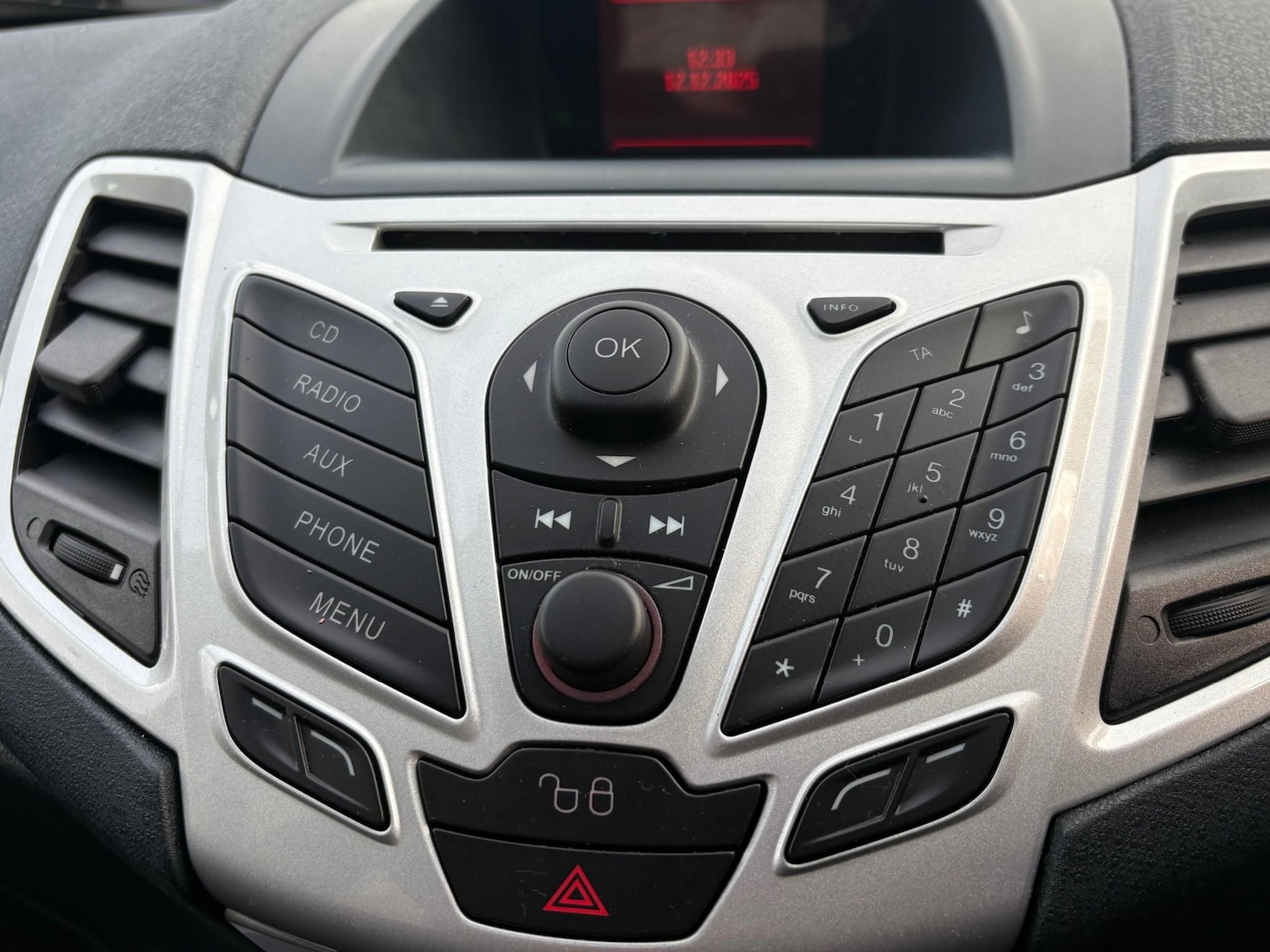 Used Ford Fiesta 2011 for sale - 76767425: Photo 25