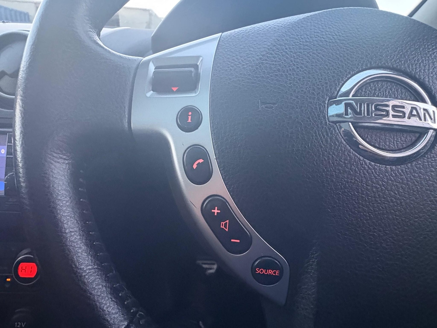 Used Nissan Qashqai 2010 for sale - 76862879: Photo 21