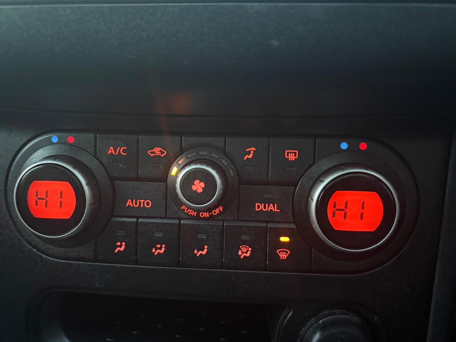 Used Nissan Qashqai 2010 for sale - 76862879: Photo 23