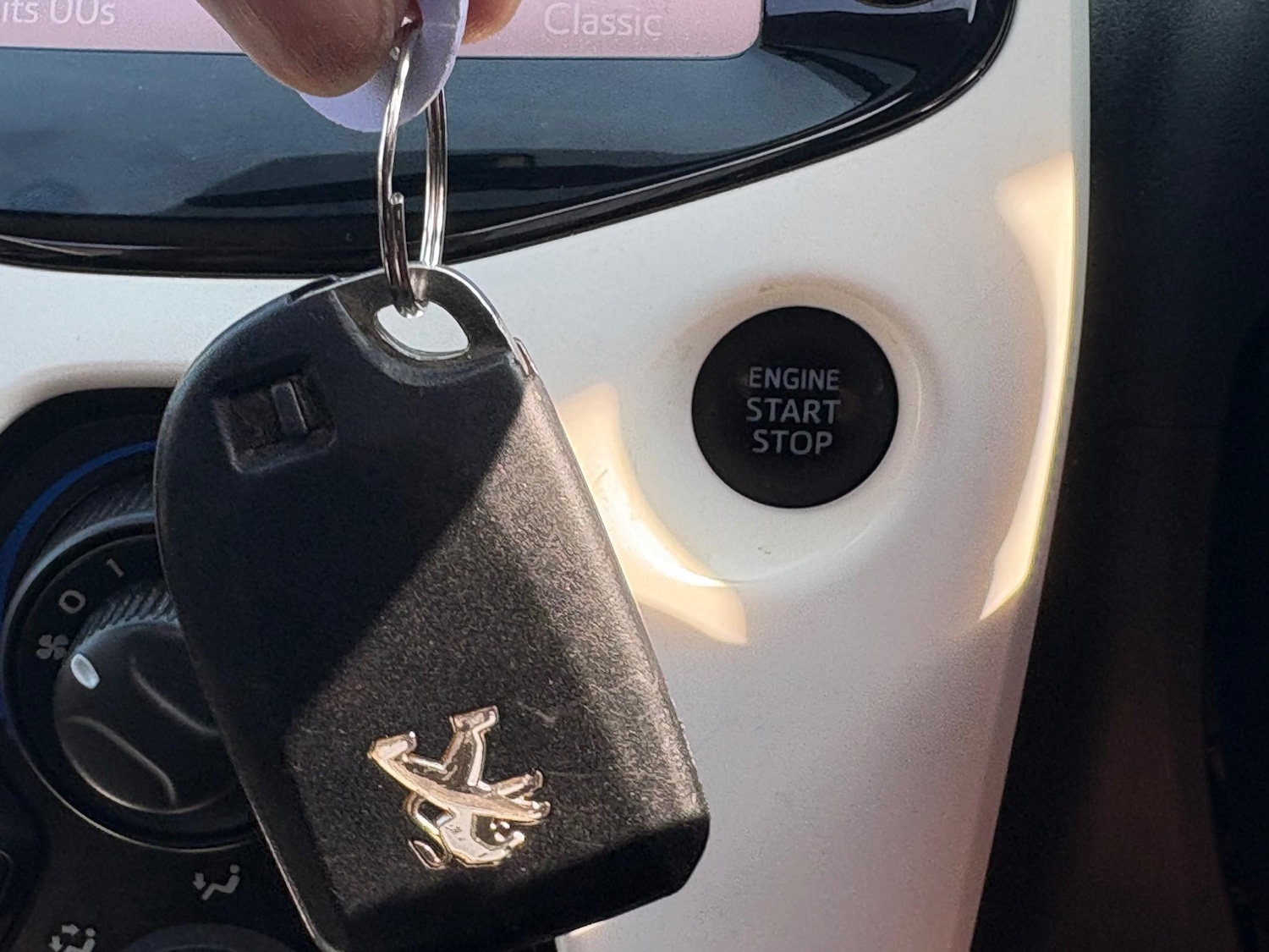 Used Peugeot 108 2014 for sale - 77976023: Photo 24