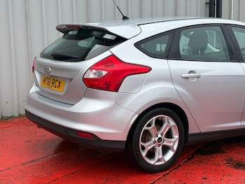 Used Ford Focus 2011 for sale - 77435880: Photo
