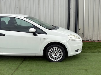 Used Fiat Grande Punto 2009 for sale - 77951655: Photo