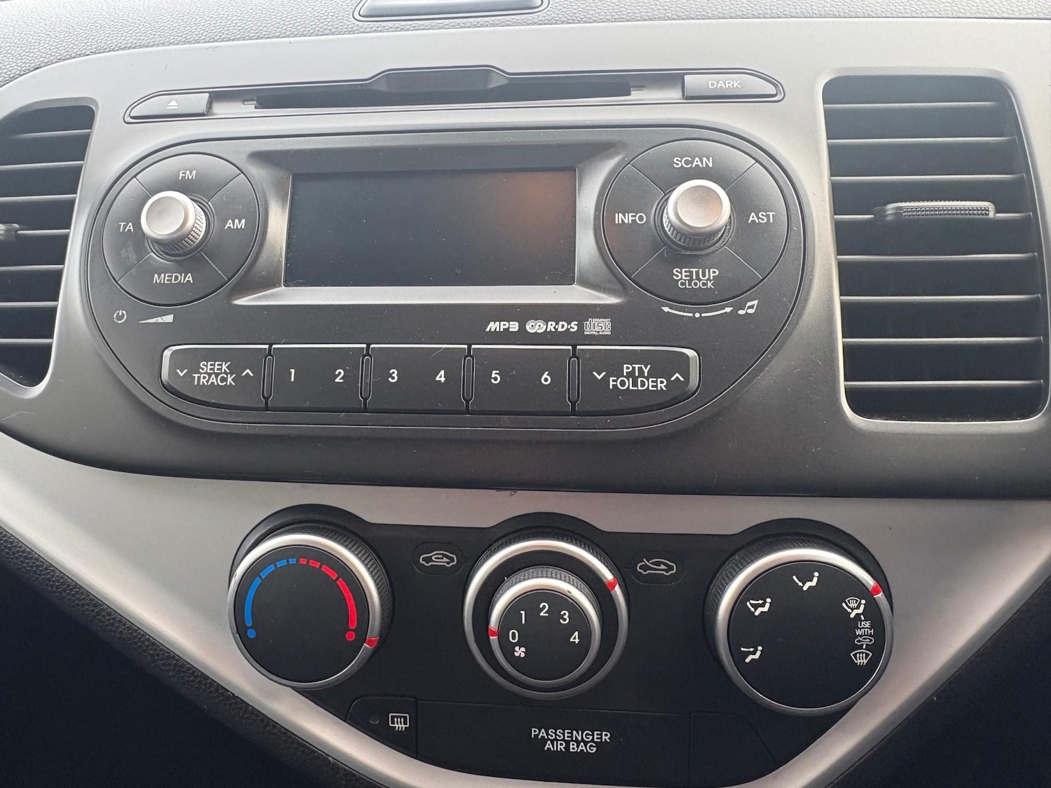 Used Kia Picanto 2011 for sale - 76934122: Photo 27