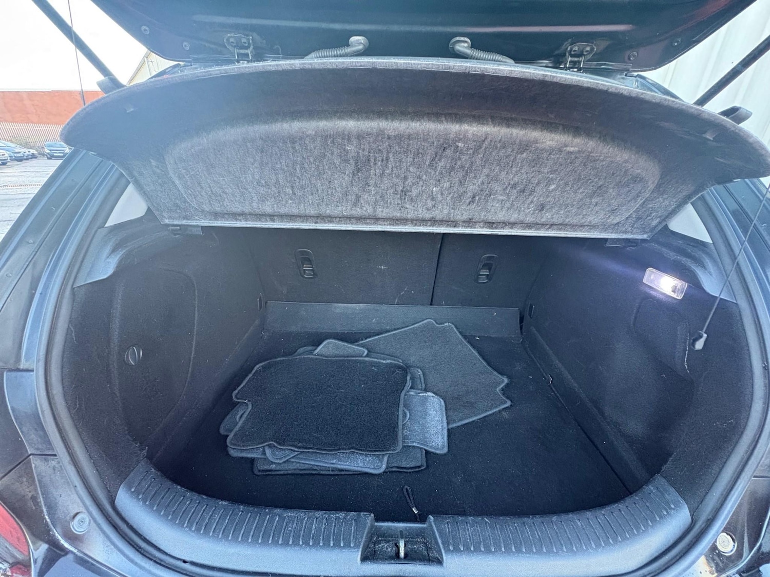 Used Mazda Mazda3 2009 for sale - 76697298: Photo 14