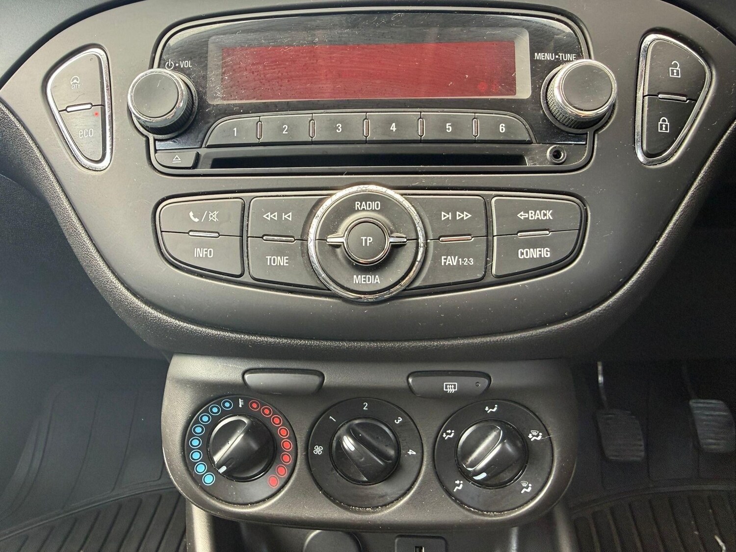 Used Vauxhall Corsa 2016 for sale - 76620686: Photo 15