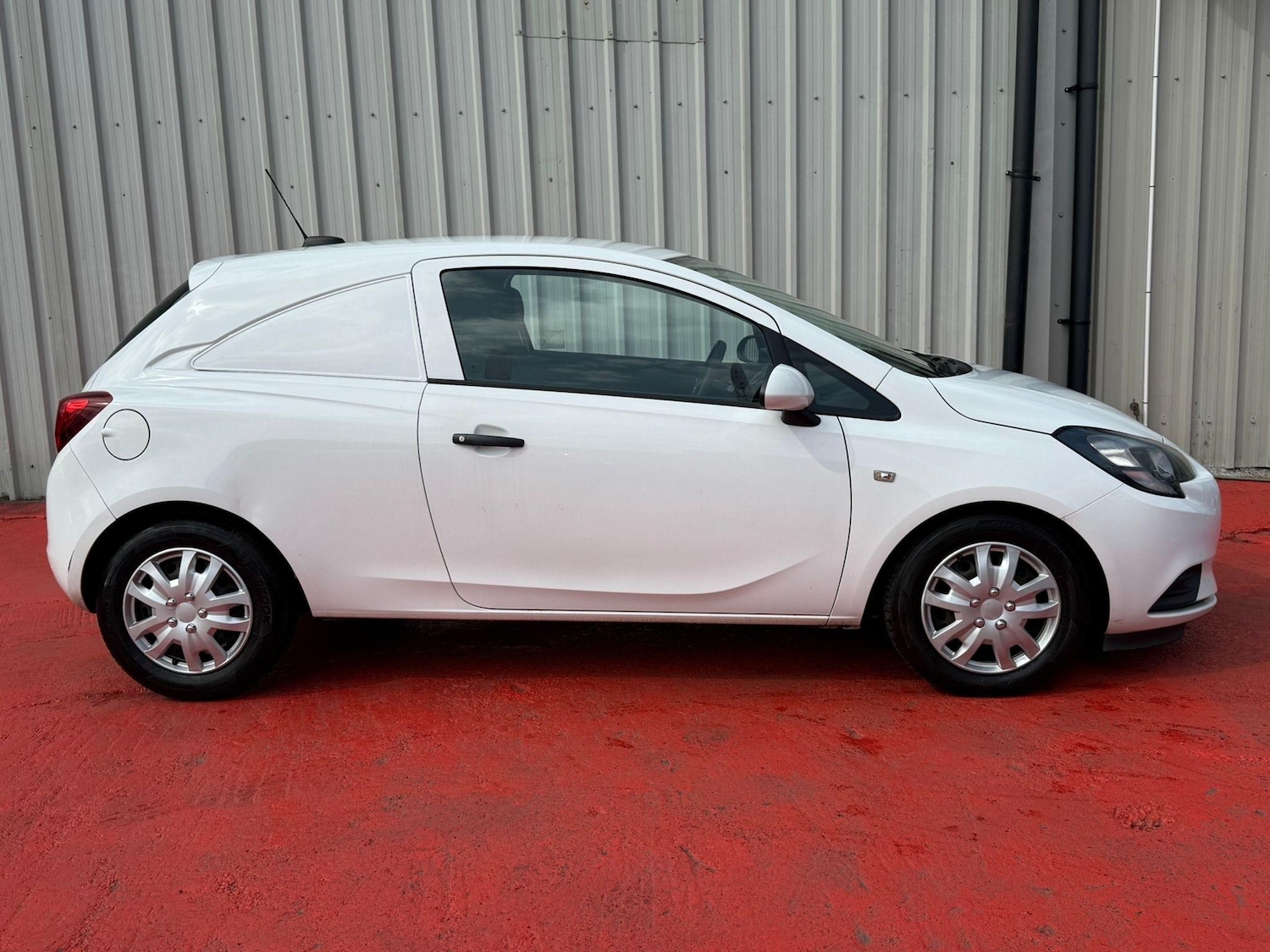 Used Vauxhall Corsa 2016 for sale - 76620686: Photo 9