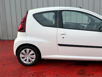 Used Peugeot 107 2013 for sale - 77106776: Photo