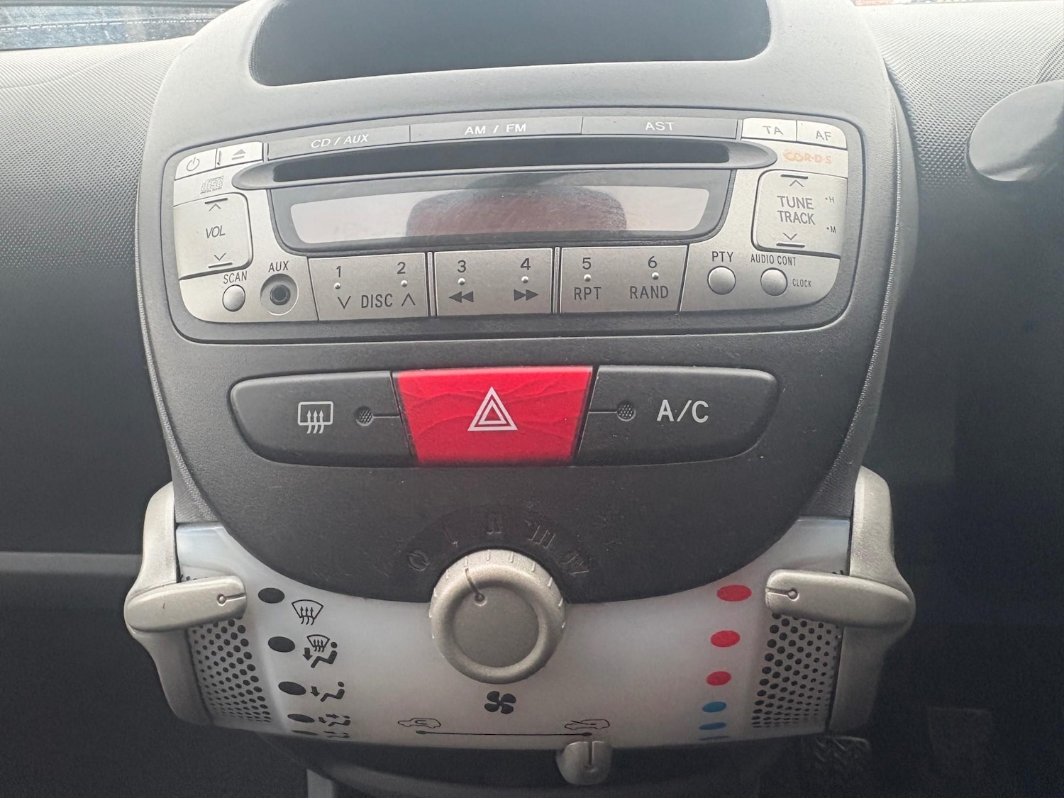 Used Toyota AYGO 2009 for sale - 76620699: Photo 21