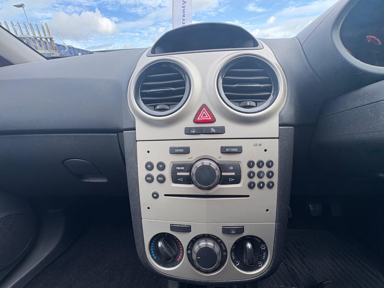 Used Vauxhall Corsa 2007 for sale - 76620700: Photo 23