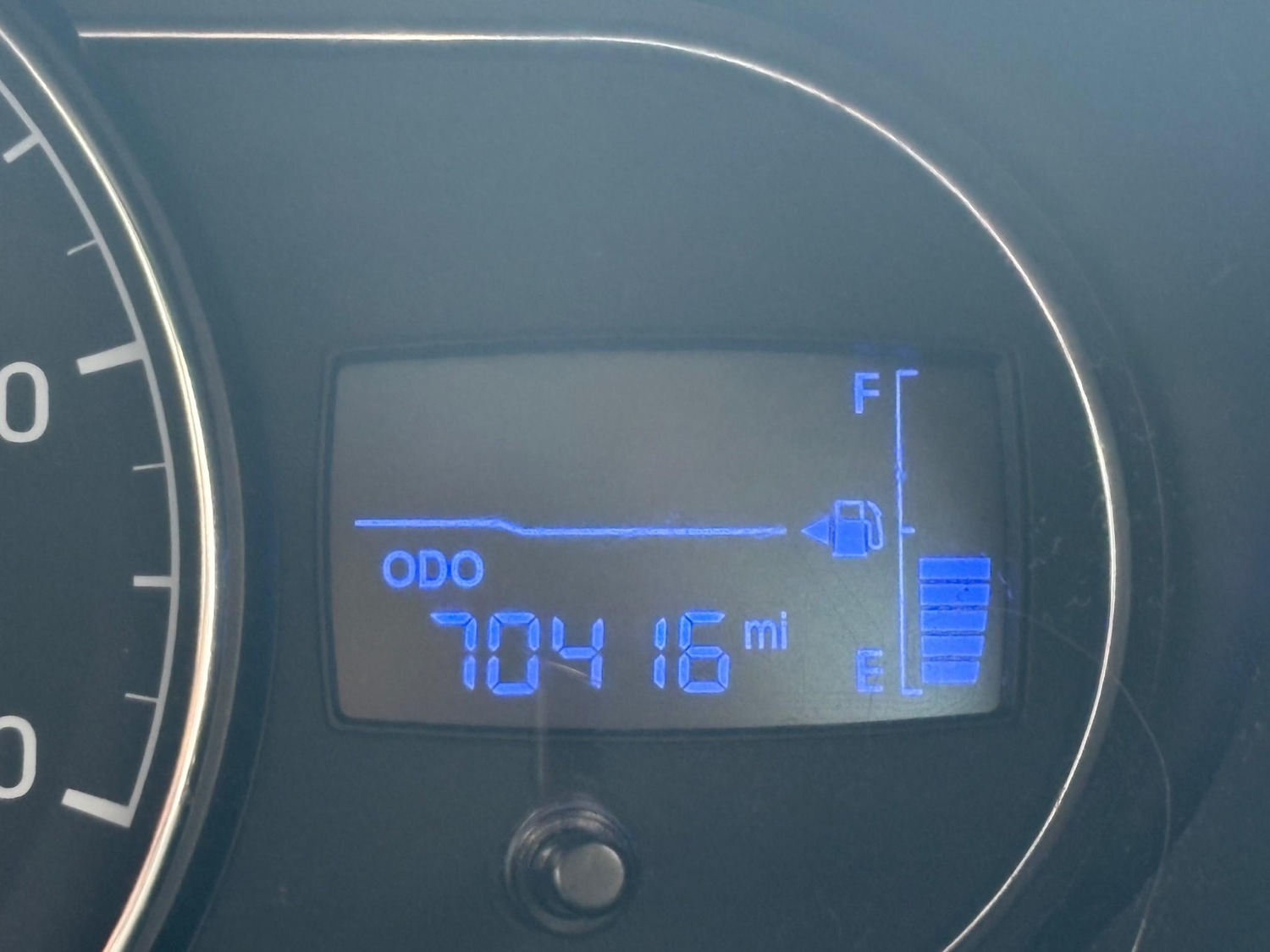 Used Hyundai i10 2013 for sale - 76862871: Photo 24