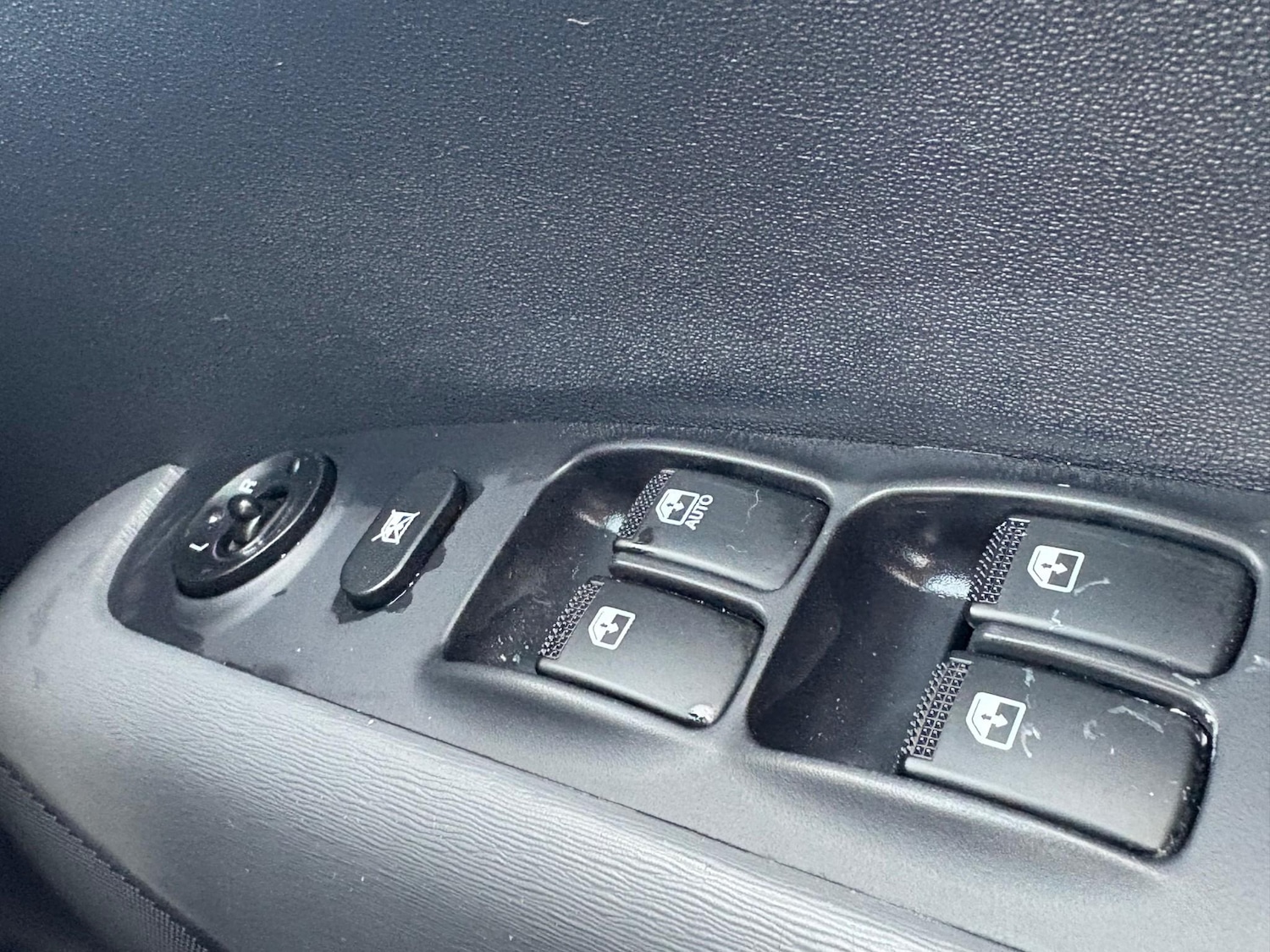 Used Hyundai i10 2013 for sale - 76862871: Photo 25