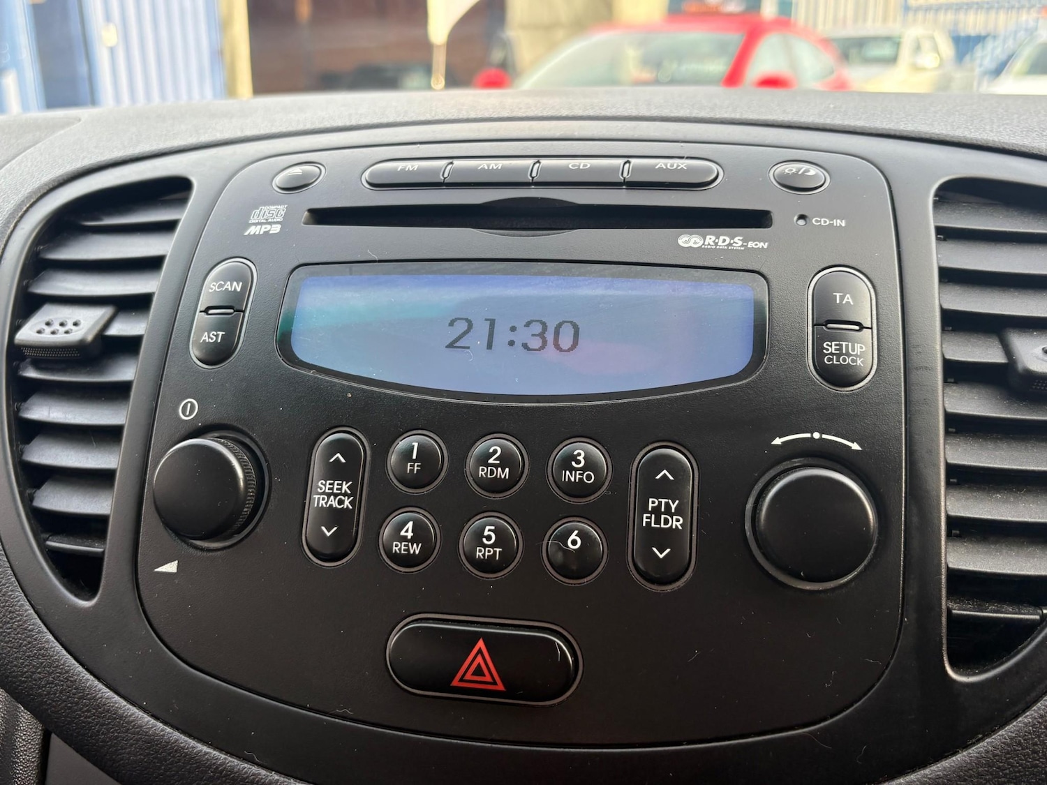 Used Hyundai i10 2013 for sale - 76862871: Photo 27