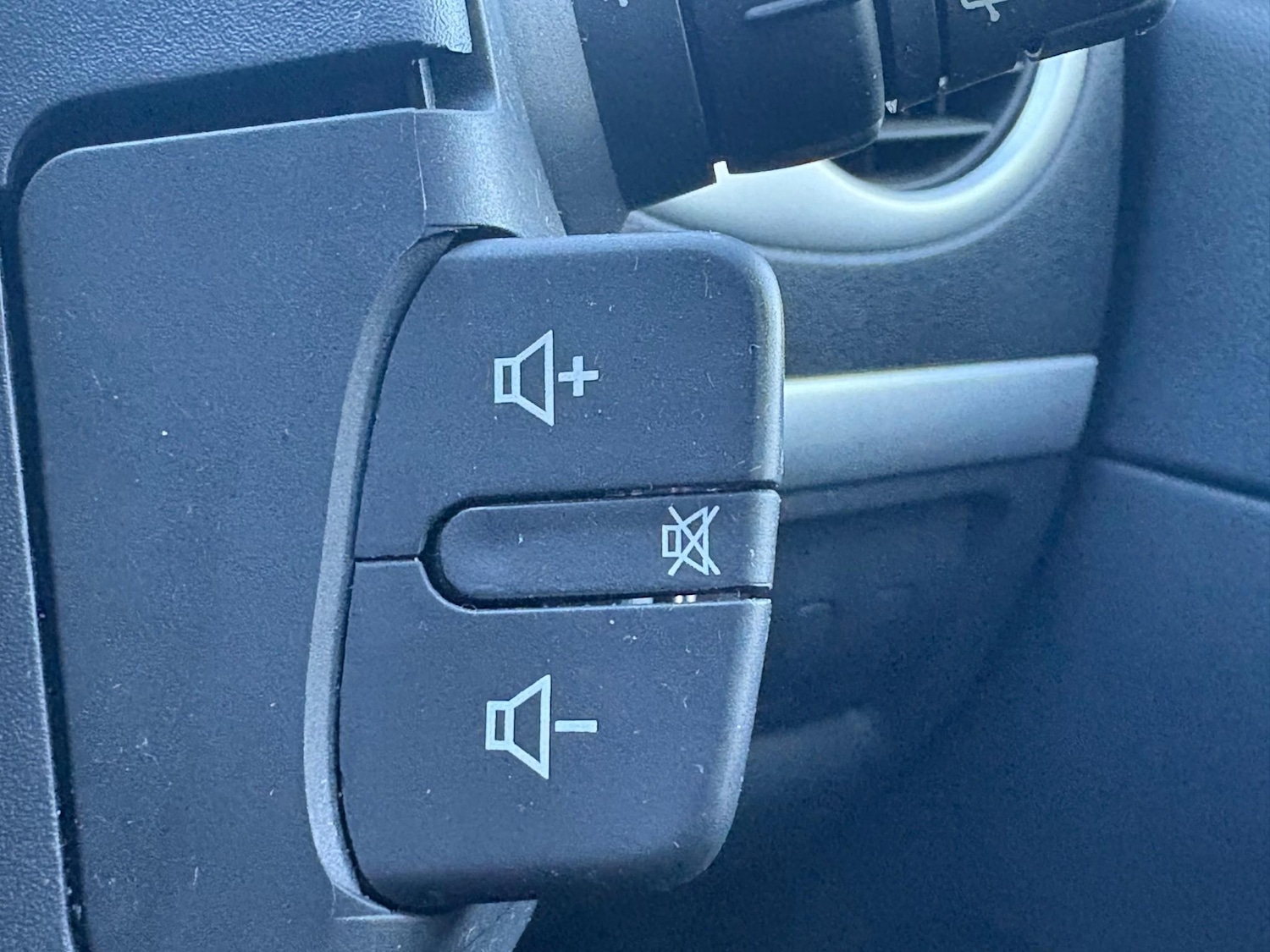 Used Renault Clio 2010 for sale - 76641434: Photo 16