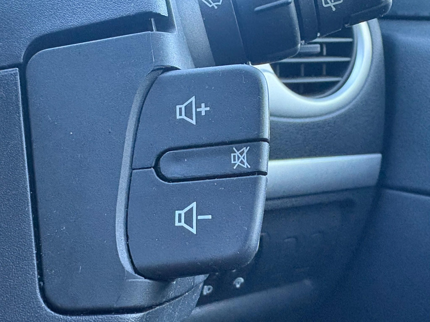 Used Renault Clio 2010 for sale - 76641434: Photo 17