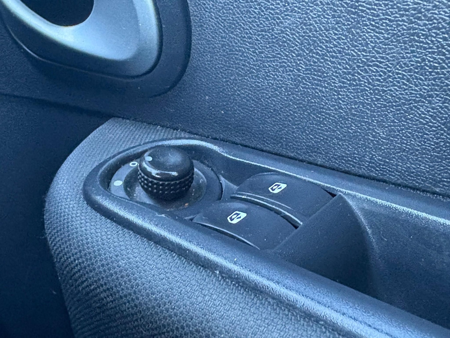 Used Renault Clio 2010 for sale - 76641434: Photo 20