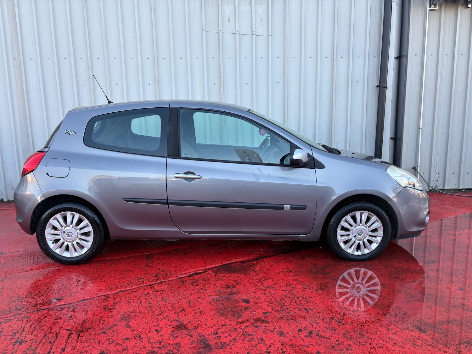 Used Renault Clio 2010 for sale - 76641434: Photo 5