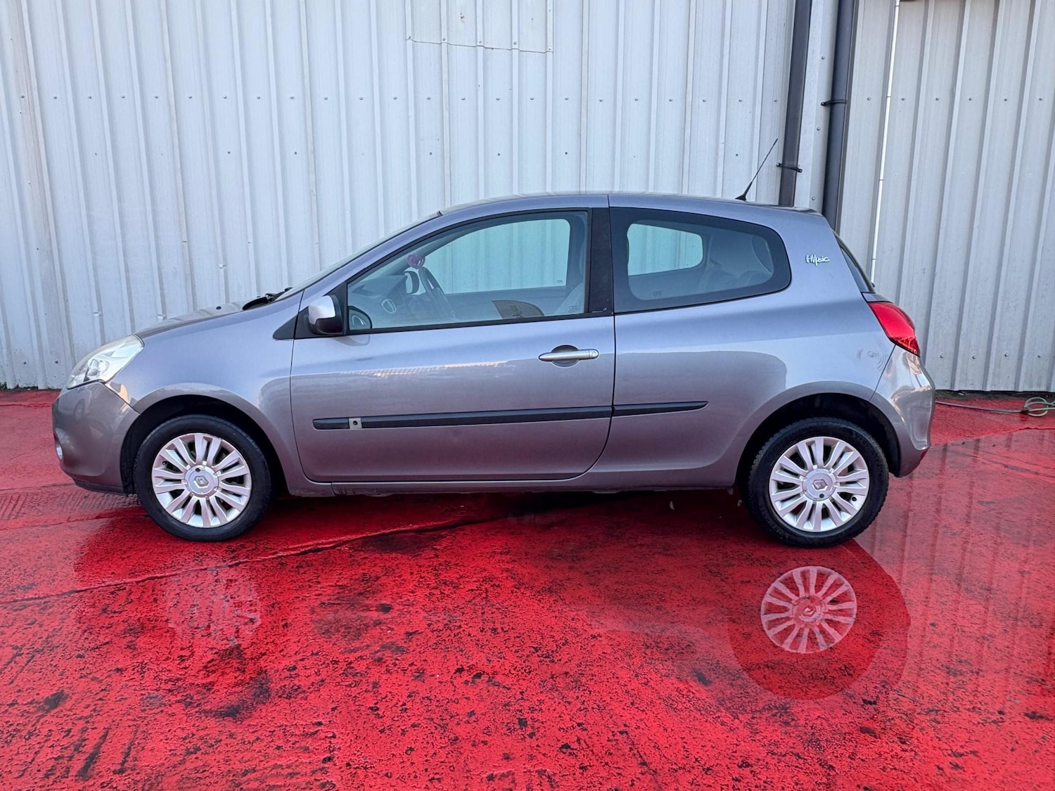 Used Renault Clio 2010 for sale - 76641434: Photo 9