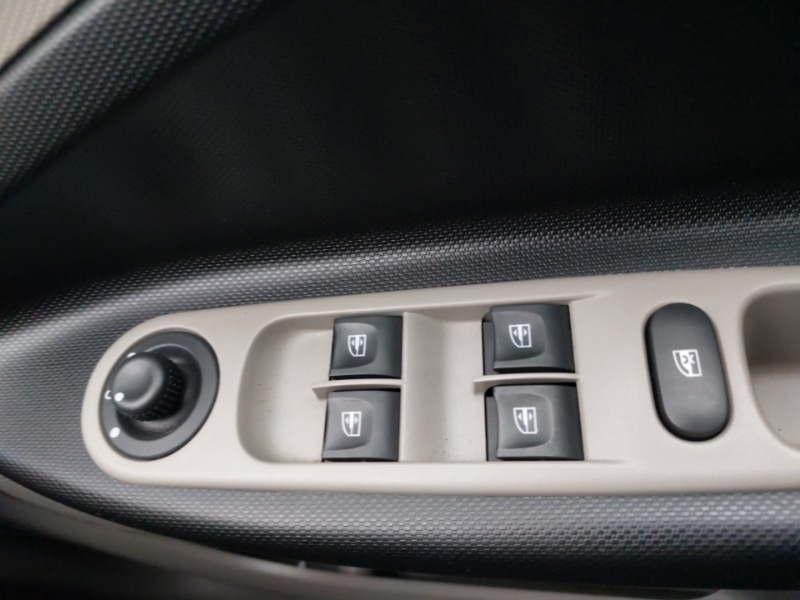 Used Renault Zoe 2016 for sale - 76639227: Photo 12