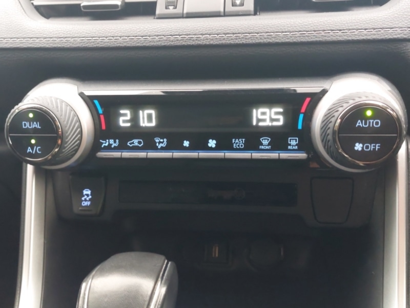 Used Toyota RAV4 2022 for sale - 76880153: Photo 17