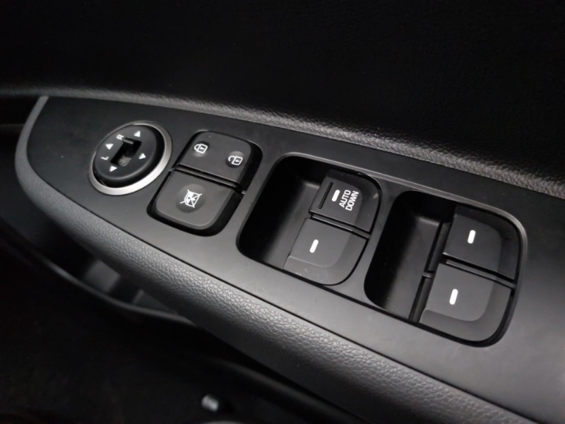 Used Hyundai i10 2019 for sale - 77062621: Photo 19