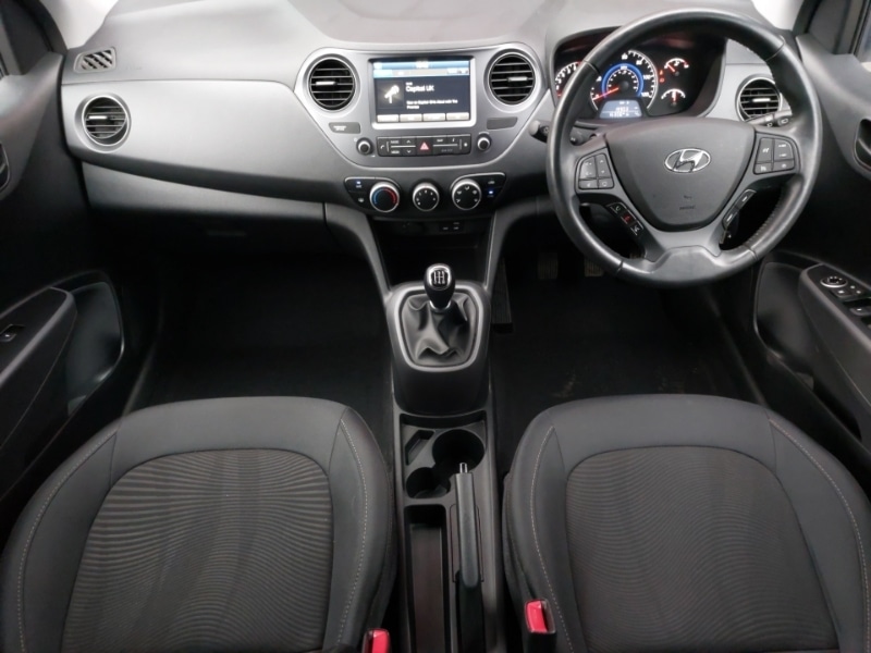 Used Hyundai i10 2019 for sale - 77062621: Photo 2