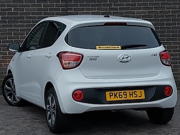 Used Hyundai i10 2019 for sale - 77062621: Photo