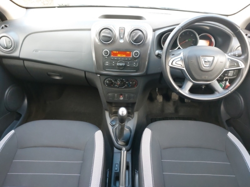 Used Dacia Sandero Stepway 2018 for sale - 77366710: Photo 2