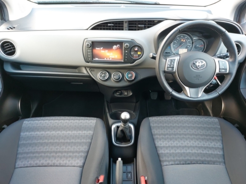 Used Toyota Yaris 2016 for sale - 77405545: Photo 2