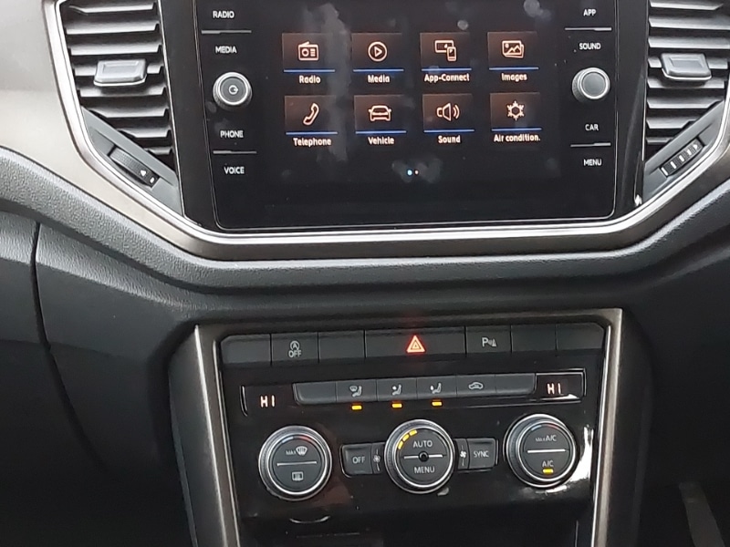 Used Volkswagen T-Roc 2018 for sale - 77630319: Photo 10