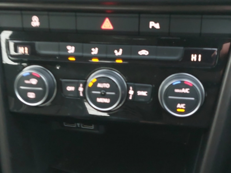 Used Volkswagen T-Roc 2018 for sale - 77630319: Photo 13